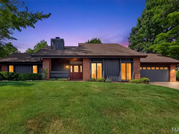 1028 Monfort Ct, Lake Saint Louis, MO 63367