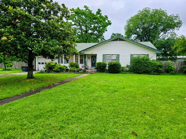 307 Duke St, Talihina, OK 74571