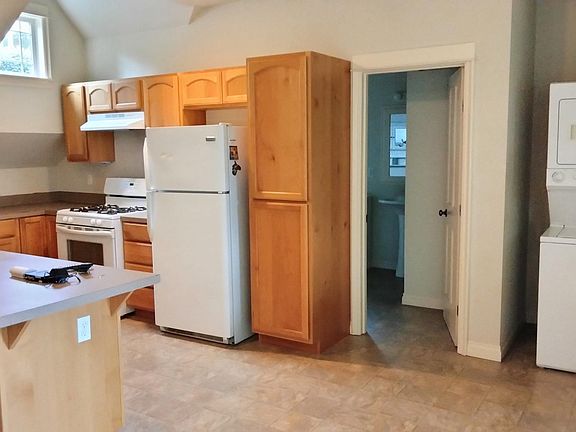 4th image of 4166 Sorrel Way NE