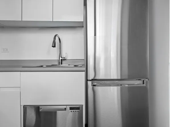 236 East 47th Street image 5 of 14