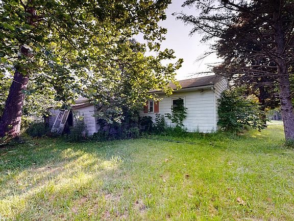 2nd image of 943 N Stewart Rd