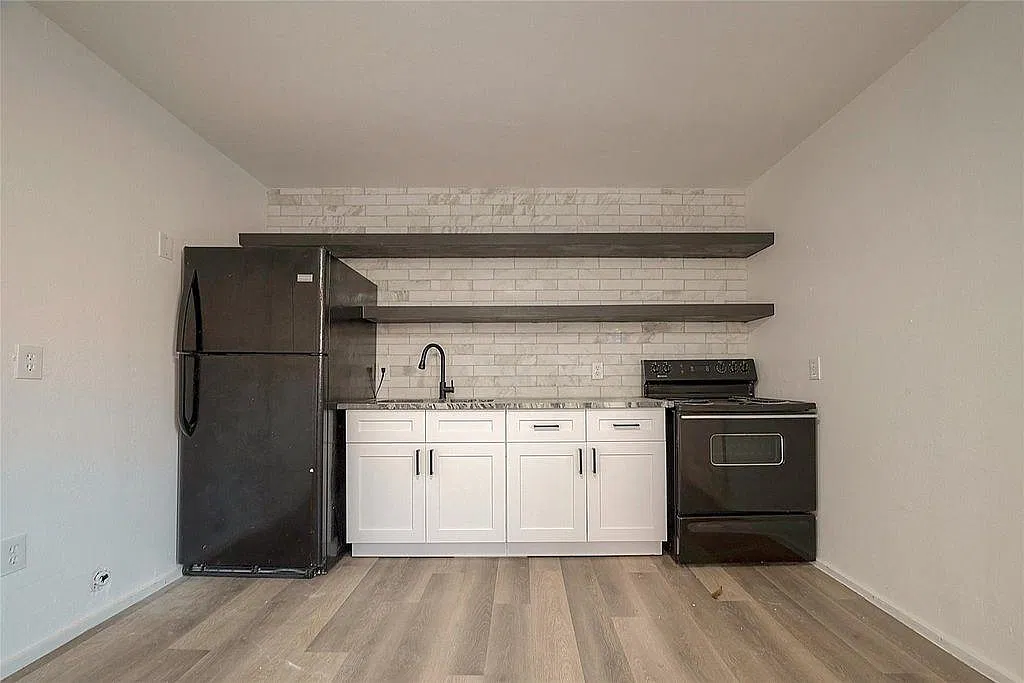 3320 Hays St — Photo 1