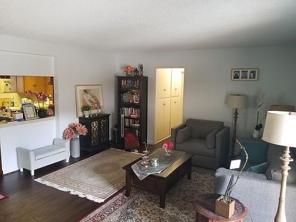 5th image of 2033 E 3rd St Unit 2C