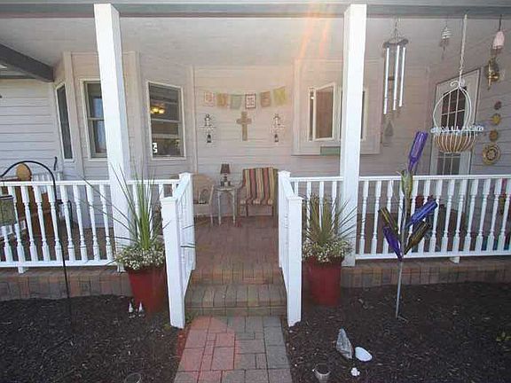 3rd image of 1012 Colleen Dr