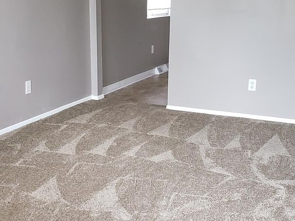 3rd image of 2744 Oneida Dr