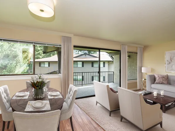 Del Mar Village Apartments