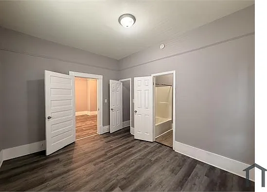 2 bed, 1046 sqft, $2,100 — Photo 4