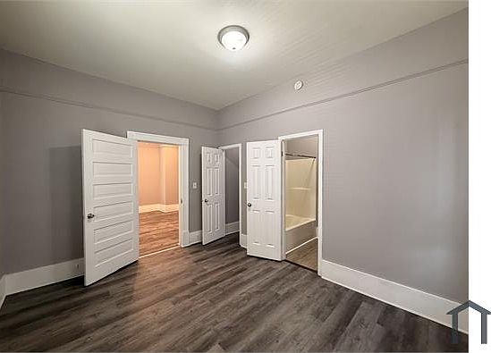 4th image of 202 Walnut St NW