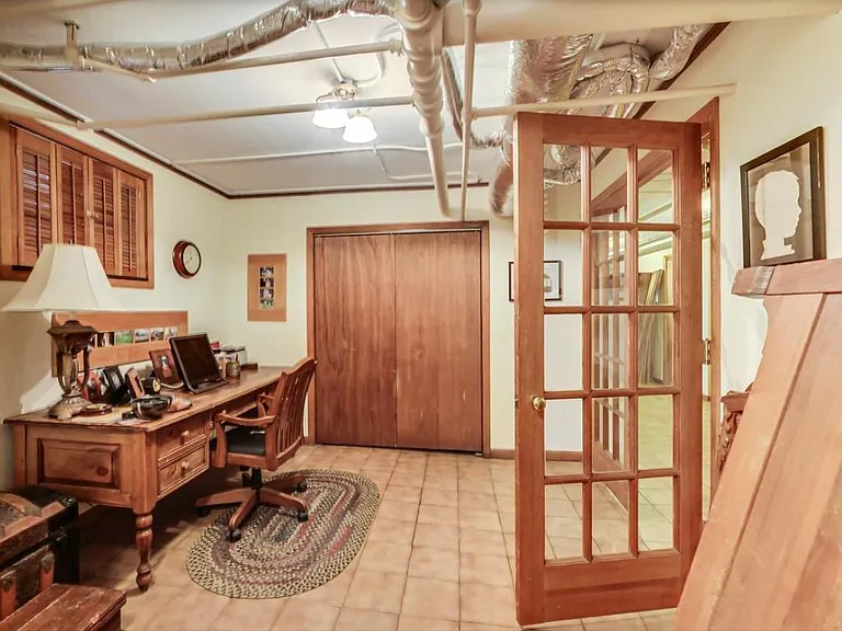 940 W Cuyler Ave #G — Photo 10