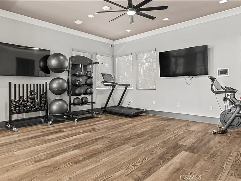 634 Daniel Freeman Cir — Photo 59
