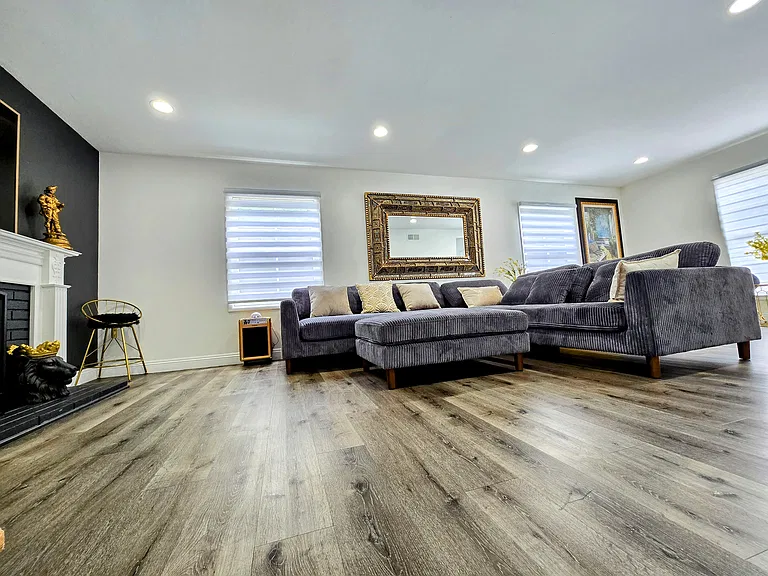 2548 E Wilson Ave — Photo 122