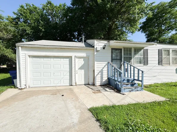 13 Lincoln Cir #13, Junction City, KS 66441
