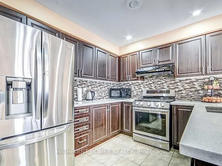 141 Pilkington Dr — Photo 5