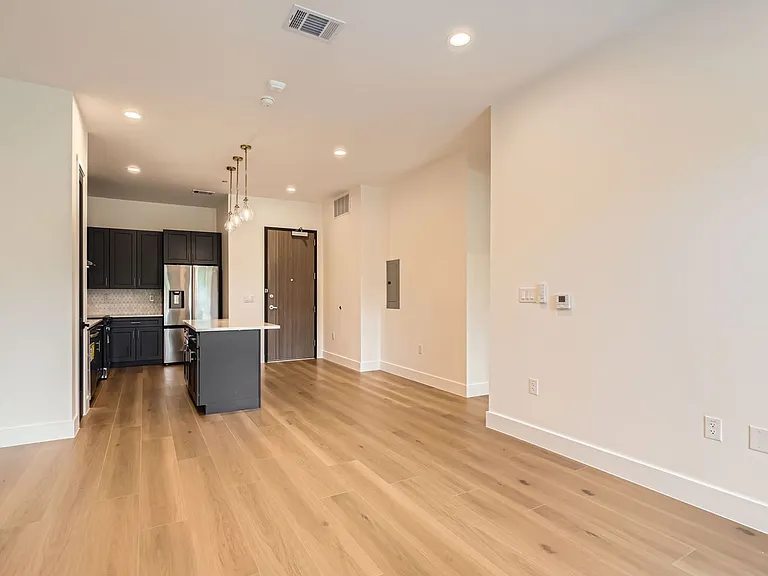 10899 S Hausman Rd #201 — Photo 7
