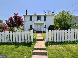 3307 Elmwood Dr, Alexandria, VA 22303