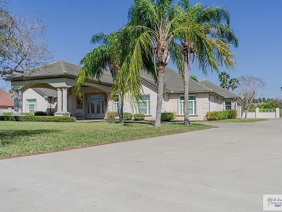 2nd image of 121 N Nueces Park Ln
