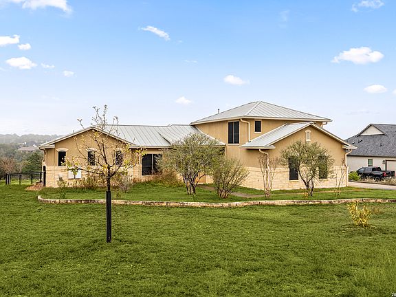 4th image of 217 High Point Cir