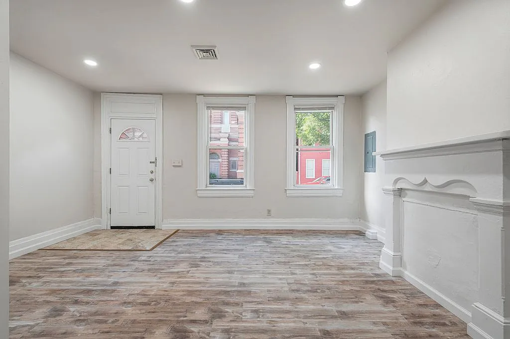 3 bed, 1.5 bath, 1500 sqft, $2,000 — Photo 3