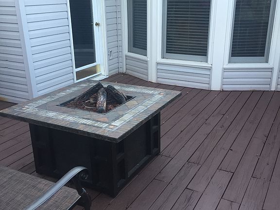 Back deck with fire pit 