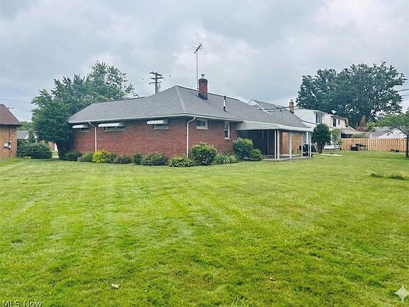 3rd image of 24346 Paradise Ln