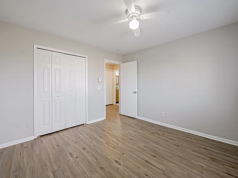 825 S Grand Ave — Photo 12