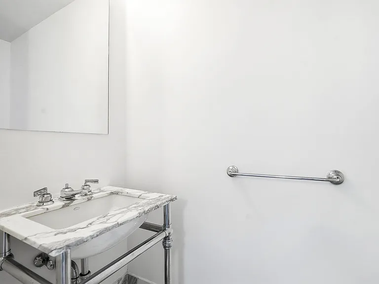 1 Renaissance Sq #11G — Photo 11