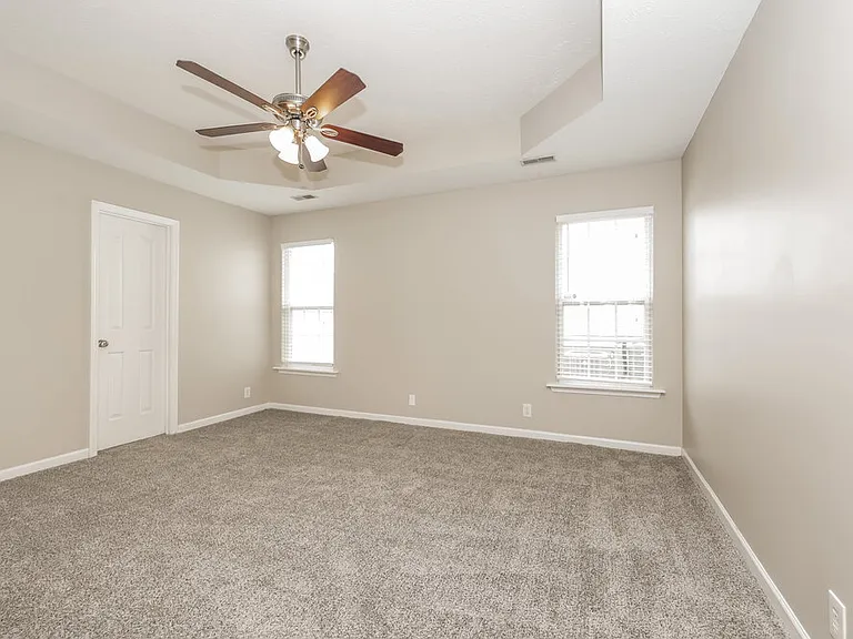 1017 Cheryl Ln — Photo 7