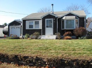 12 Searles St, Chicopee, MA 01020