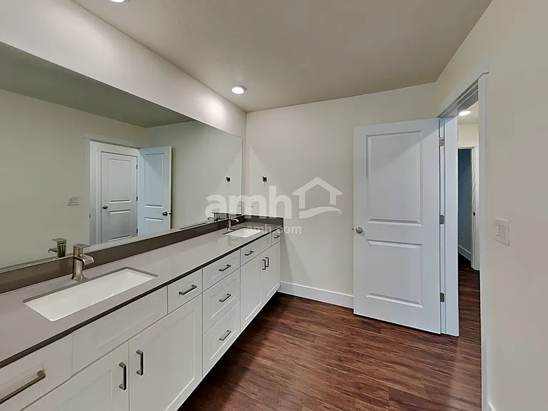 1515 W Afton St — Photo 15