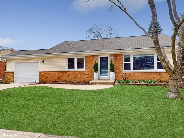 144 S Patton Ave, Arlington Heights, IL 60005