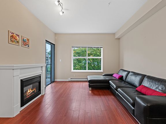 5th image of 2488 Kelly Ave #204