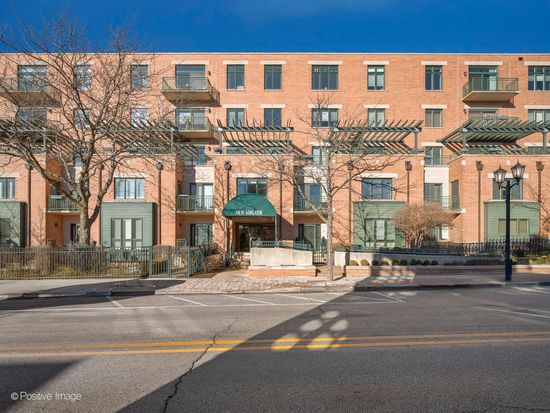 131 W Adelaide St Unit 303, Elmhurst, IL 60126