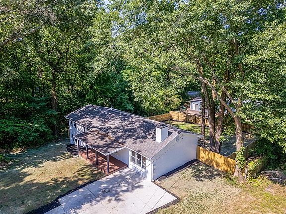 3rd image of 3509 Vicky Cir NW