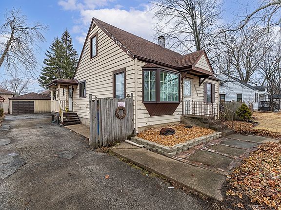4th image of 6212 W 92nd Pl