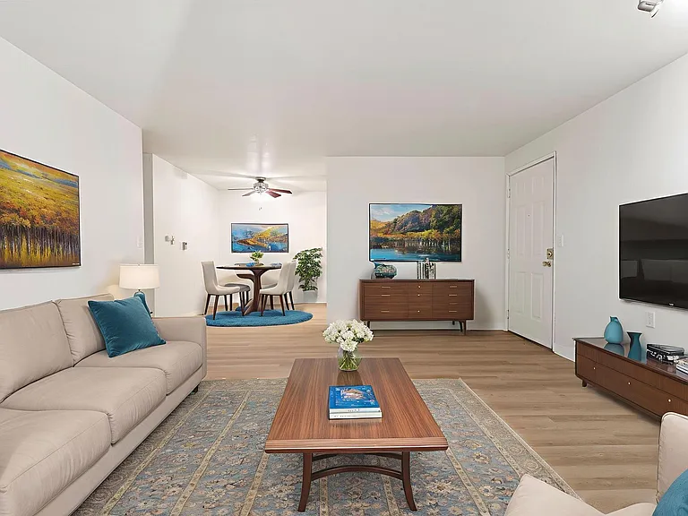 Glenbrook Apartments — Photo 13