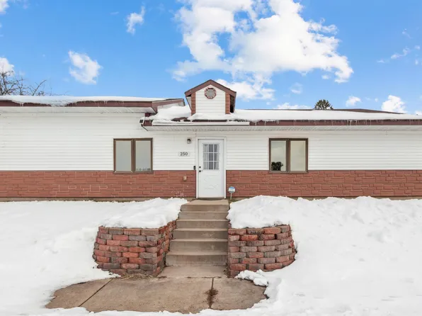 250 Pine St, Grasston, MN 55030