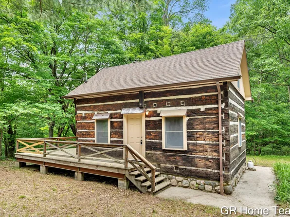 8607 S Ferris Ave, Newaygo, MI 49337
