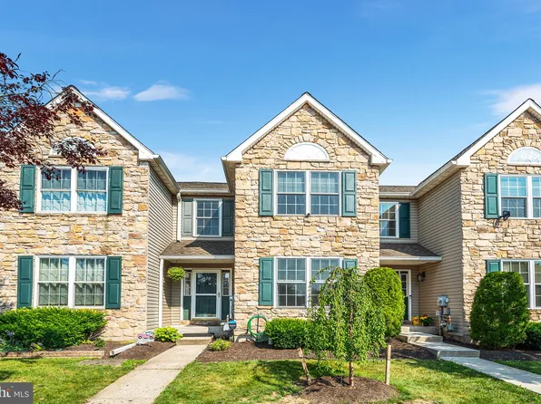 400 Deer Run Ct, Royersford, PA 19468