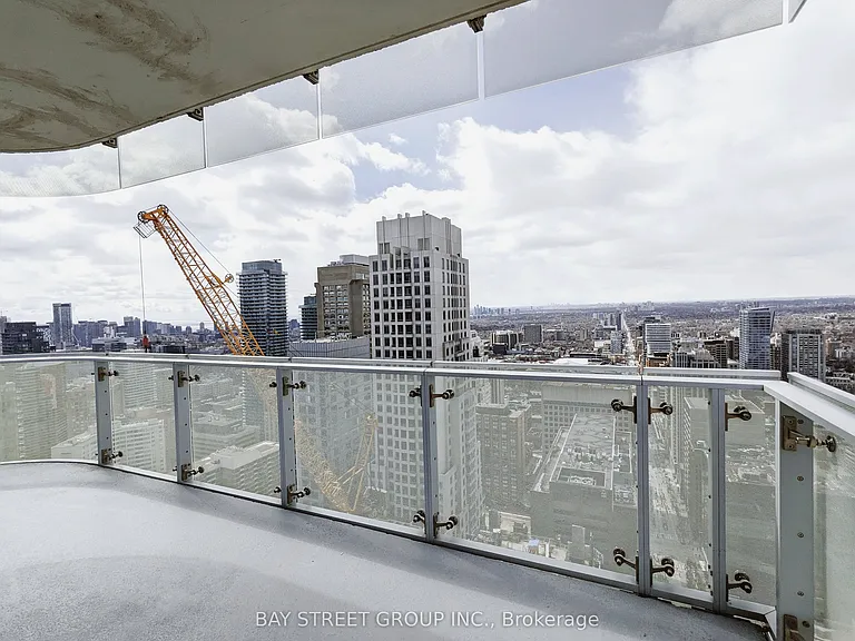 1 Bloor St E #4108 — Photo 20
