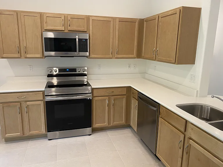 2 Ryapple Ln — Photo 2