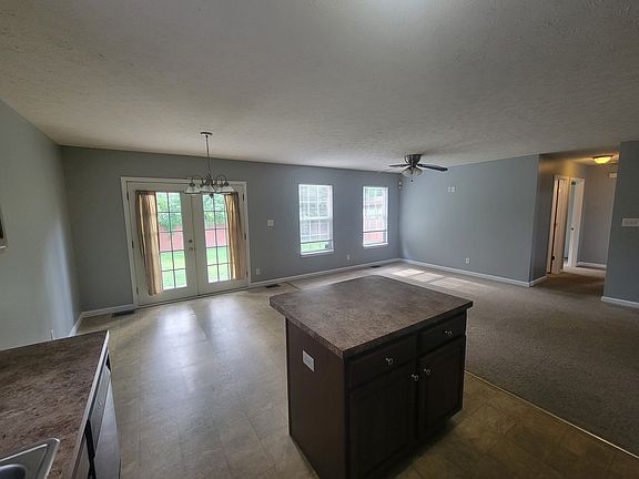 3rd image of 7368 Lucille Ave