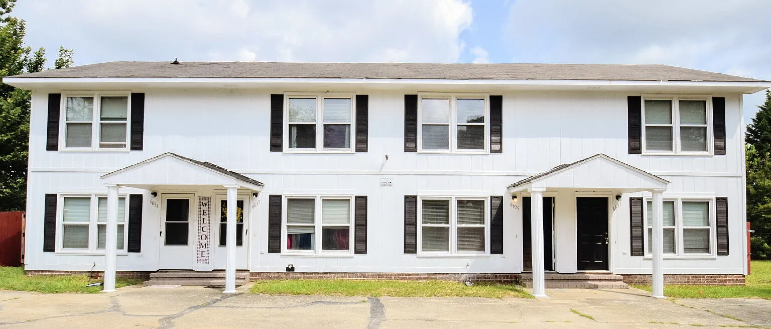 2 bed, 1.0 bath, 753 sqft, $895 — Photo 1