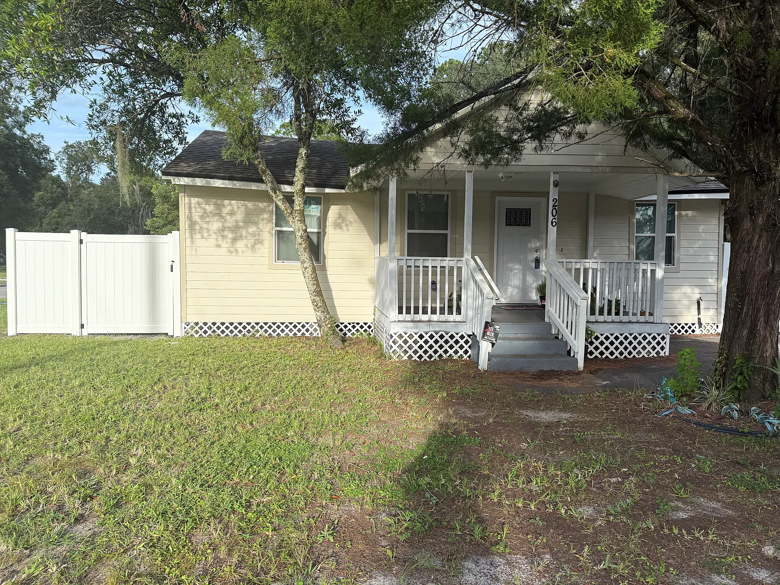 2 bed, 750 sqft, $1,500 — Photo 2