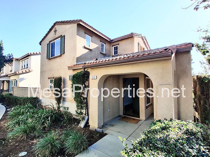 1st image of 312 N Placer Privado