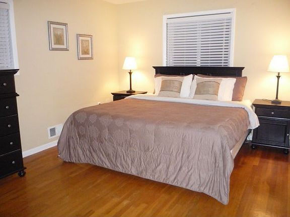5th image of 4905 Chanticleer Ave