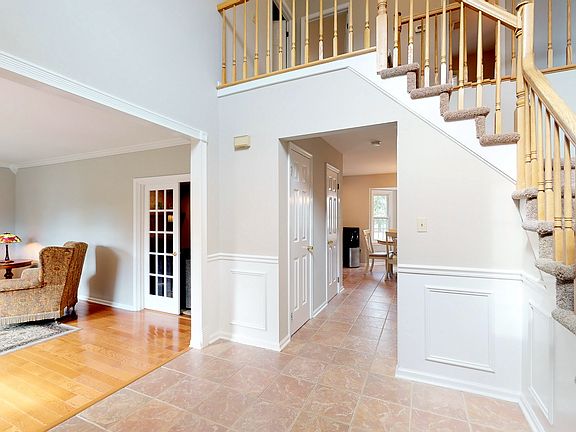 2nd image of 10 Stanford Pl