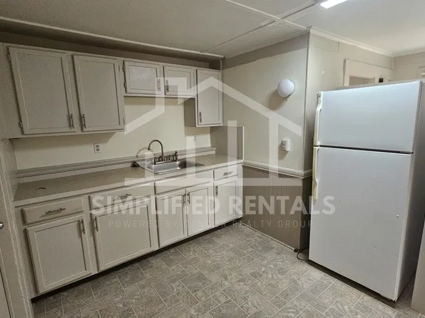 27 River St #B, Rochester, NH 03867