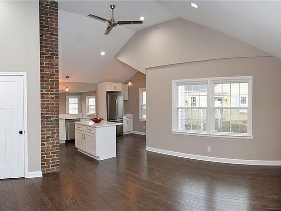 4th image of 5221 N Primrose Ave