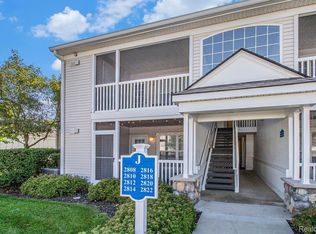 2808 S Knightsbridge Cir, Ann Arbor, MI 48105