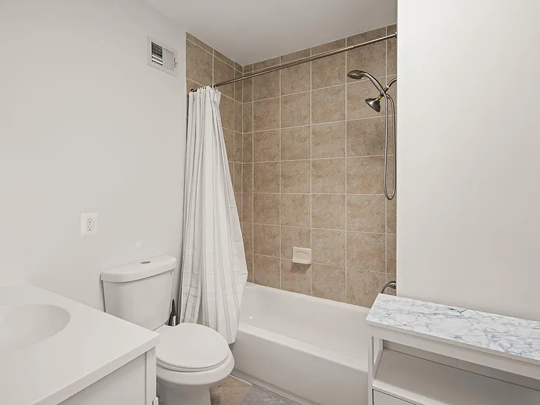 520 Jefferson St NW — Photo 29